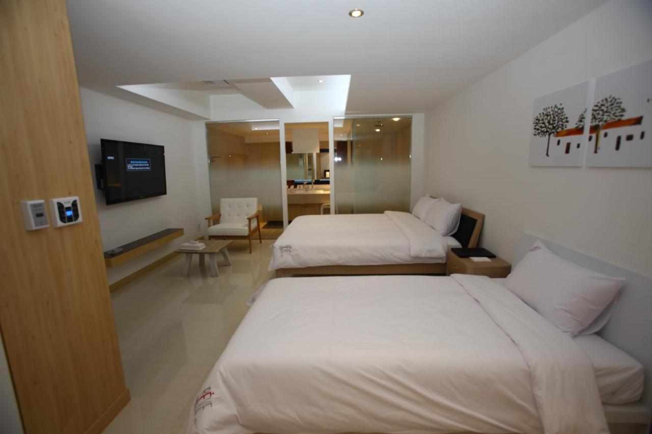 Suwon Reve Hotel Exterior foto